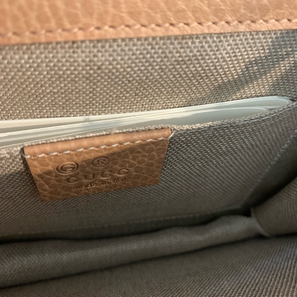 Brand new Gucci purse. Never worn. - Picture 6 of 9